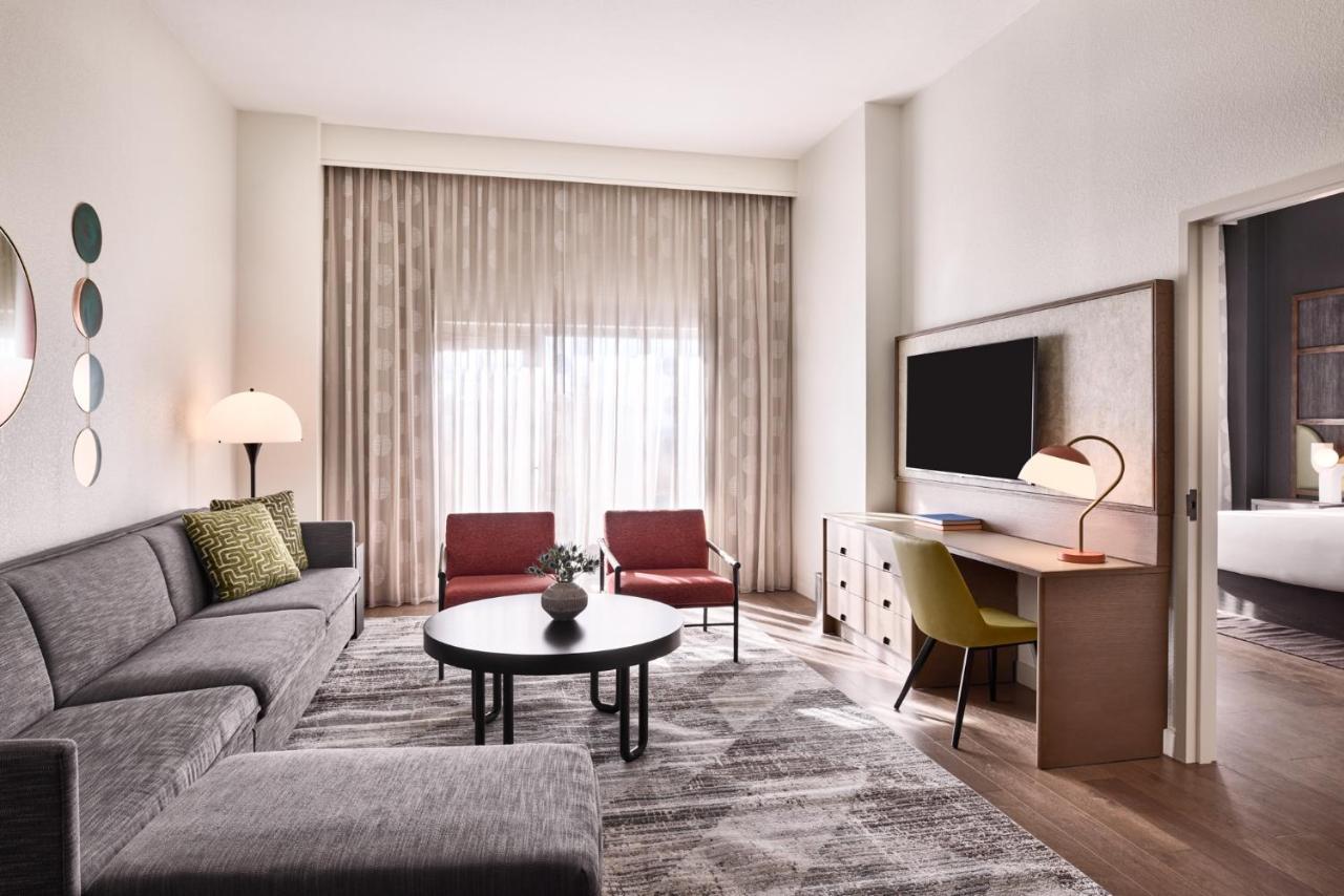 Renaissance Phoenix Glendale Hotel & Conference Center Екстер'єр фото