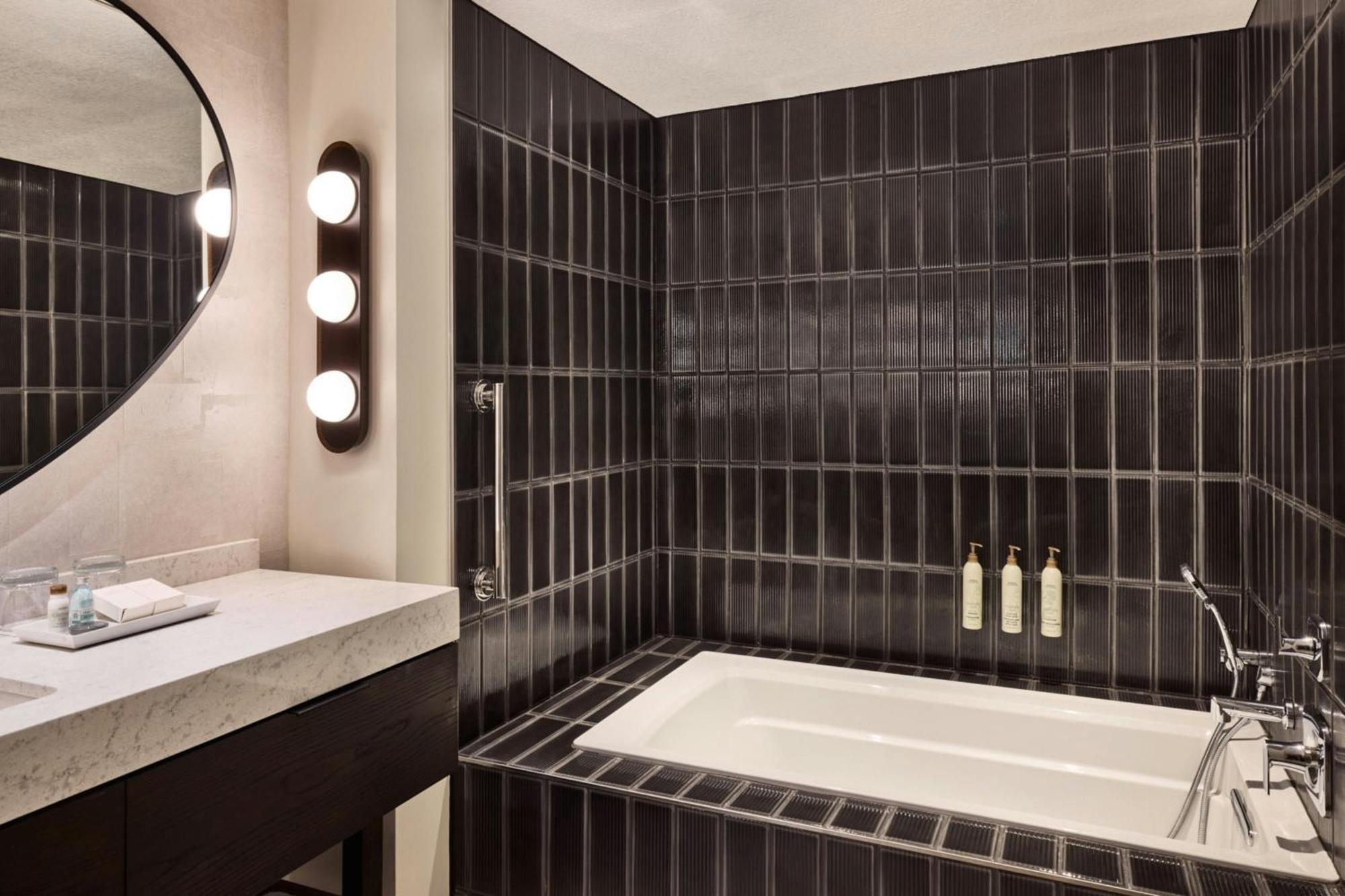 Renaissance Phoenix Glendale Hotel & Conference Center Екстер'єр фото